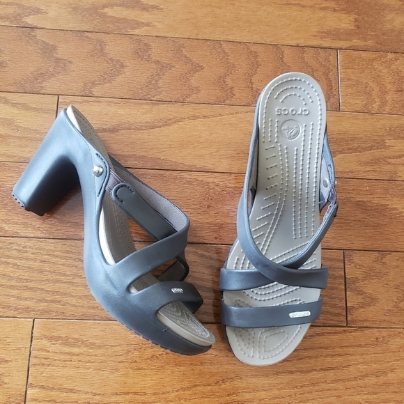 CROCS Cyprus IV Expresso Mushroom Standard fit  Womens 3.5” Heels Sz 9 - Picture 1 of 7